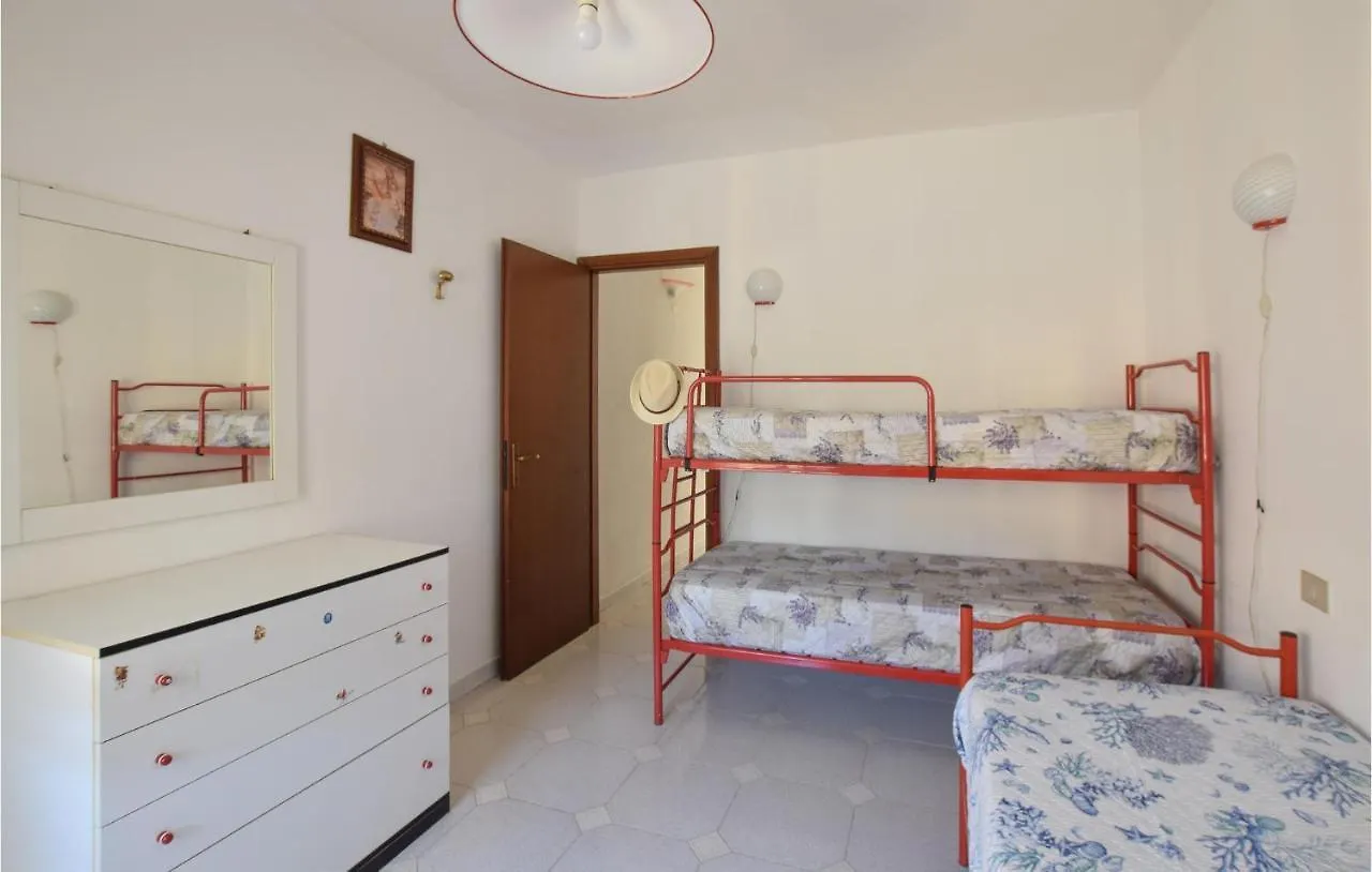 2 Bedroom Awesome Apartment In Villasimius Itália
